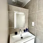 Apartment Spacieux, Climatise, Quartier Calme, Proche Chateau, Le Cocon De Joy *