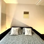 Spacieux, Climatise, Quartier Calme, Proche Chateau, Le Cocon De Joy Apartment