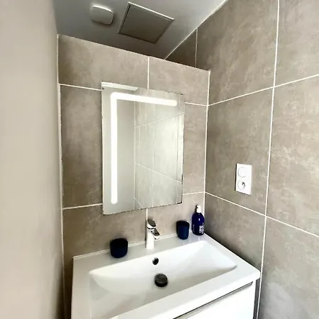 Apartamento Spacieux, Climatisé, Quartier Calme, Proche Château, Le Cocon De Joy *