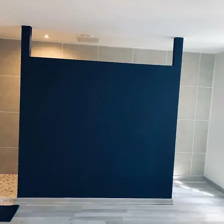 Spacieux, Climatisé, Quartier Calme, Proche Château, Le Cocon De Joy