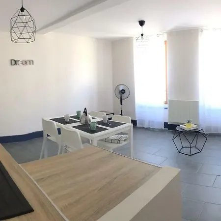 Apartamento Spacieux, Climatisé, Quartier Calme, Proche Château, Le Cocon De Joy